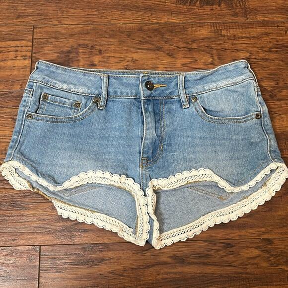 Roxy Lace Trim Short Size 7 - Picture 1 of 3